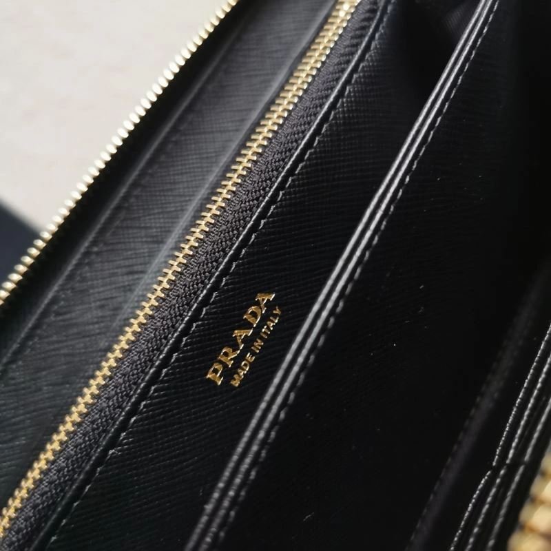 Prada Wallets Purse Stylish 60626