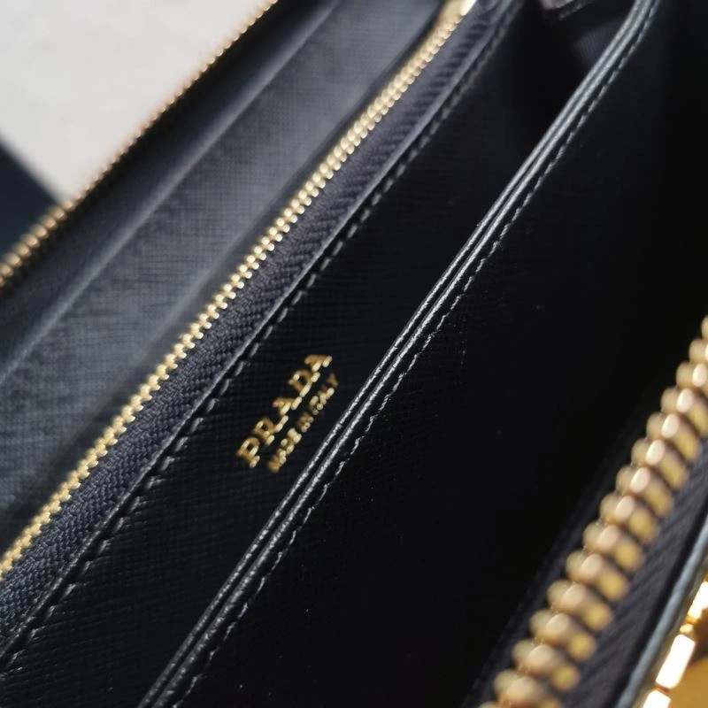 Prada Wallets Purse Trendsetting 60679