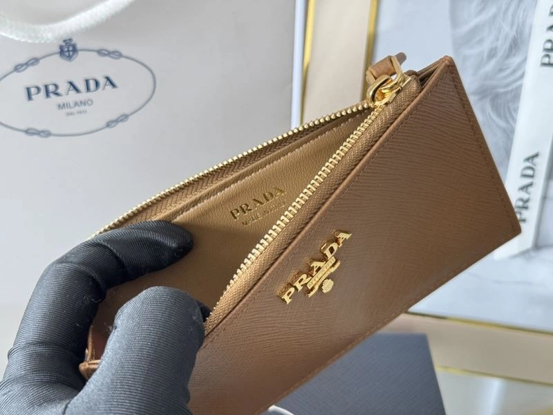 Prada Wallets Purse Seasonal 65996