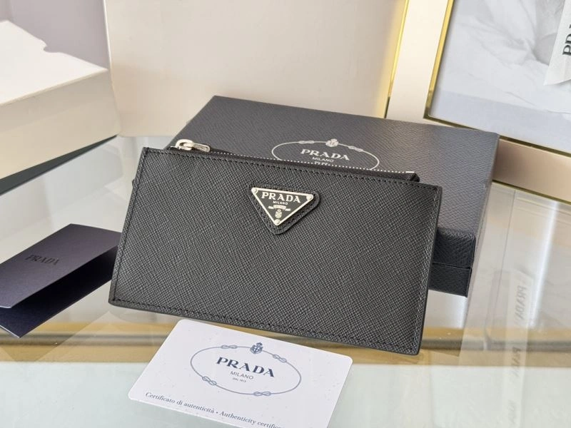 Prada Wallets Purse Resilient 65947