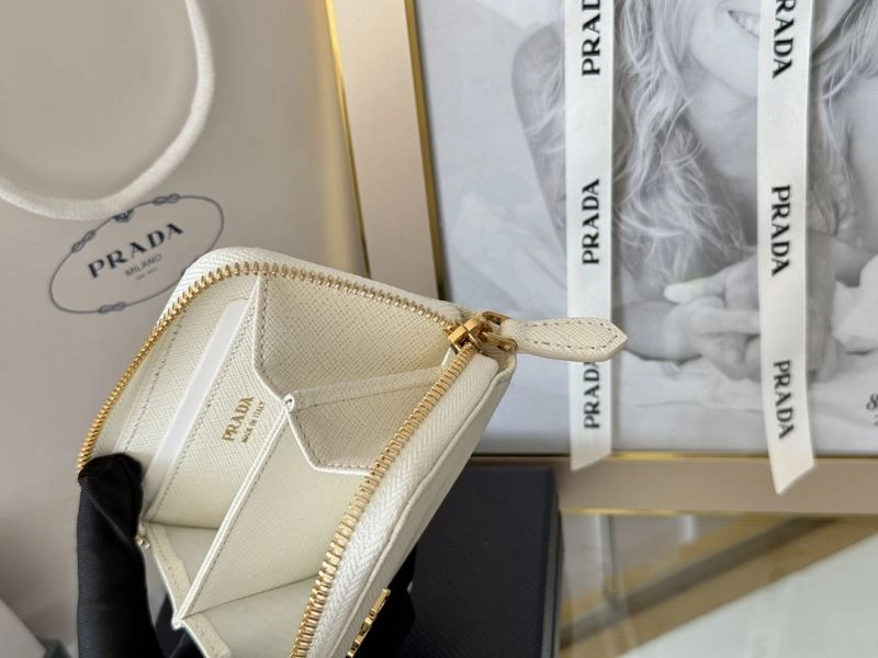 Prada Wallets Purse Stylish 65941