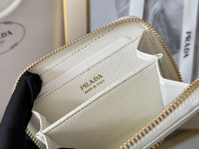 Prada Wallets Purse Stylish 65941