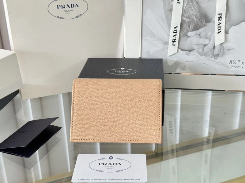 Bright Prada Wallets Purse 65909