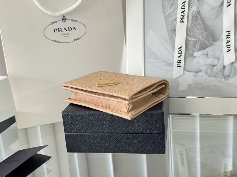 Bright Prada Wallets Purse 65909