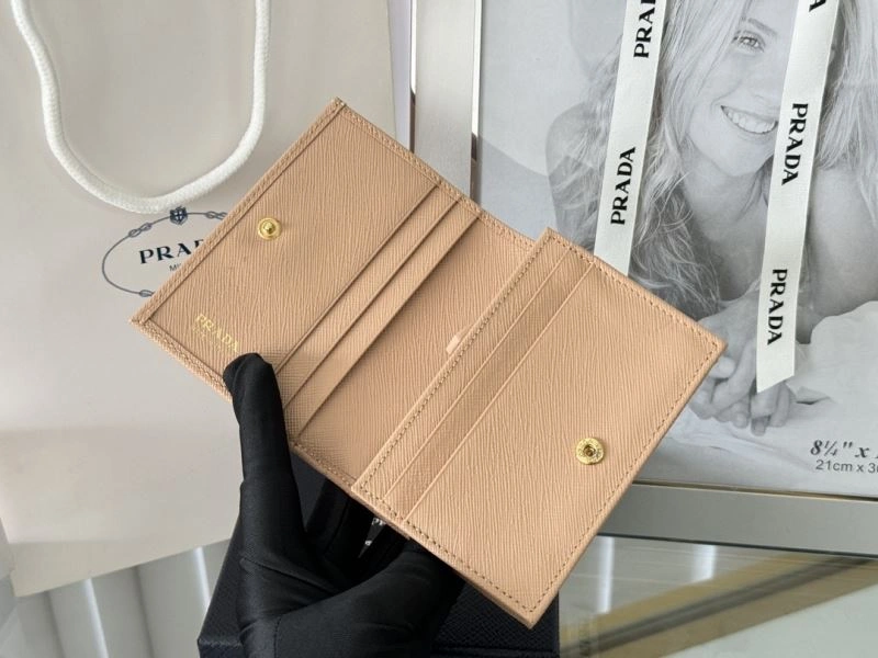 Bright Prada Wallets Purse 65909