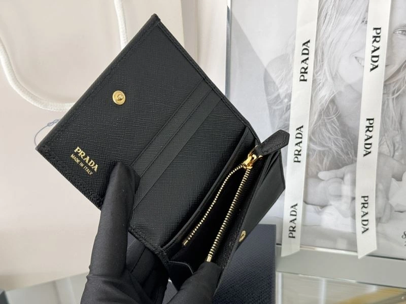 Bright Prada Wallets Purse 65895