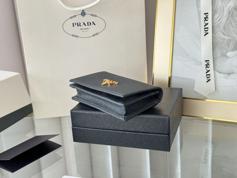 Prada Wallets Purse Attractive 57003