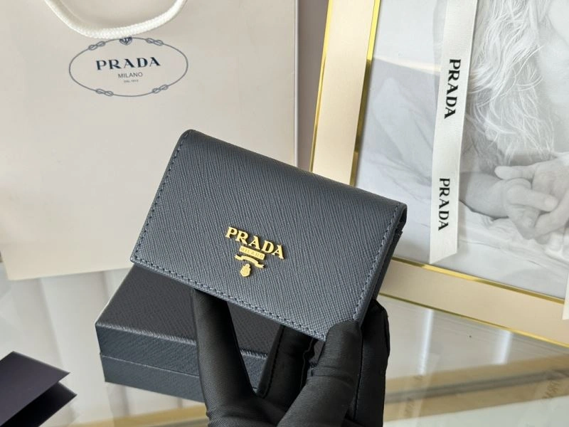 Prada Wallets Purse Attractive 57003