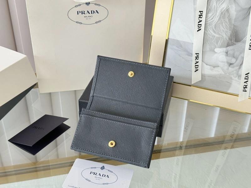 Prada Wallets Purse Attractive 57003