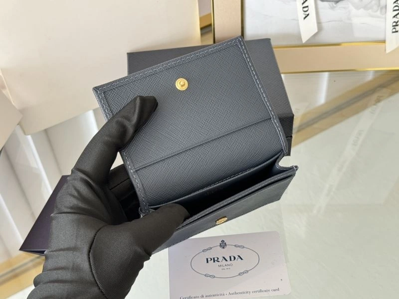 Prada Wallets Purse Attractive 57003
