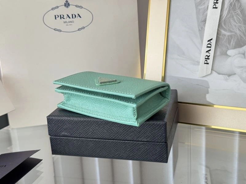 Vibrant Prada Wallets Purse 56975