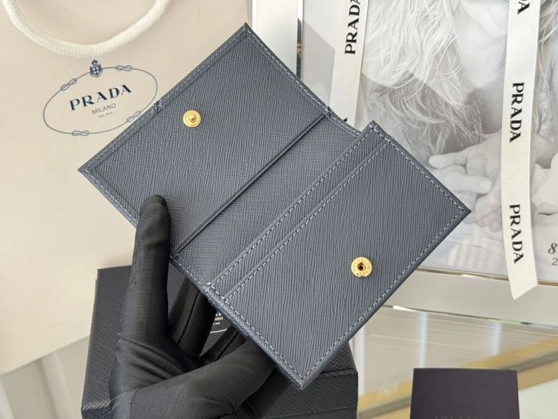 Sleek Prada Wallets Purse 56970