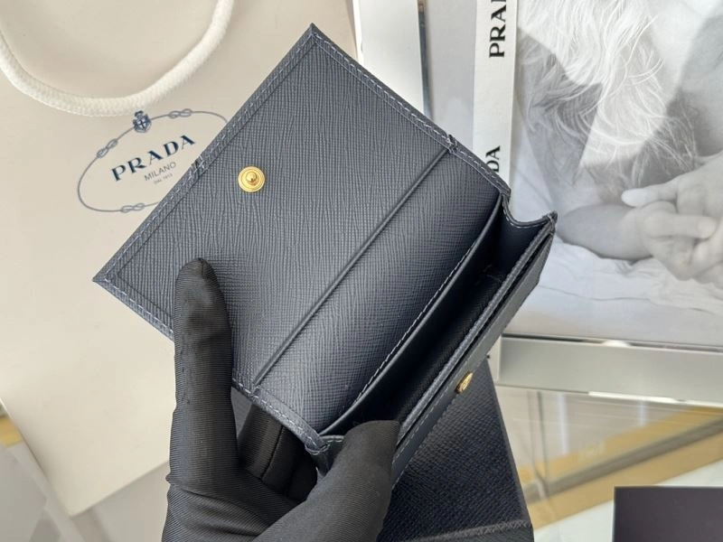 Sleek Prada Wallets Purse 56970
