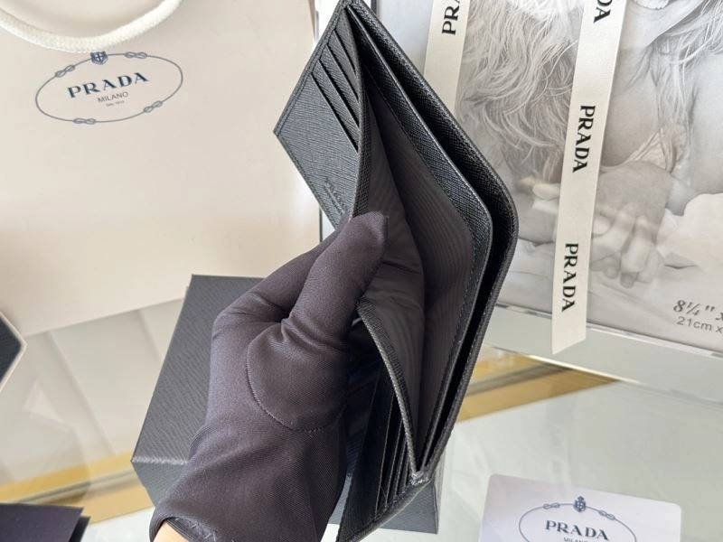 Prada Wallets Purse Trendsetting 56971