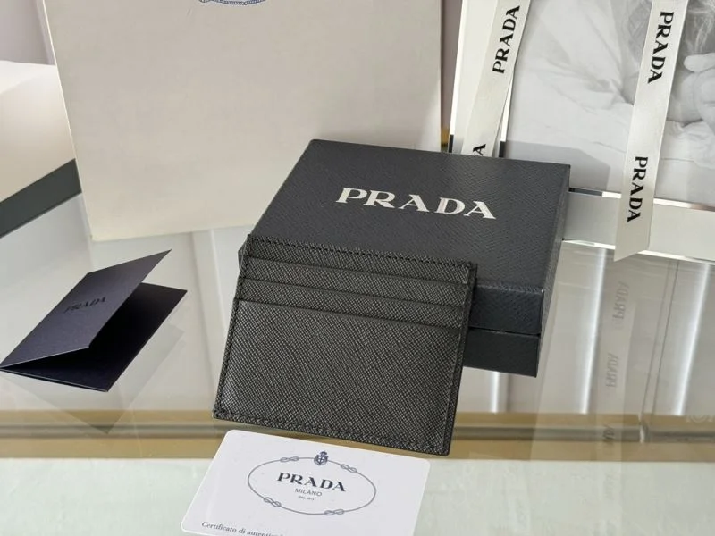 Trendsetting Prada Wallets Purse 37680