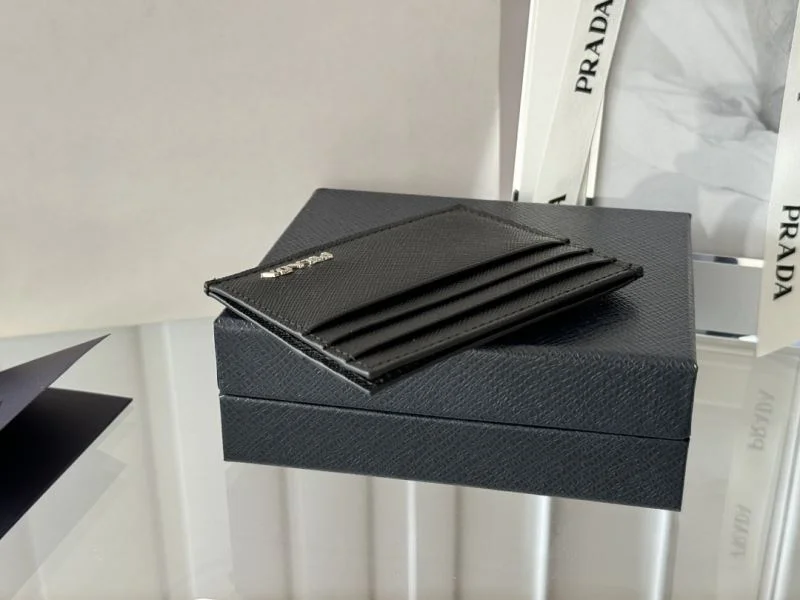 Trendsetting Prada Wallets Purse 37680