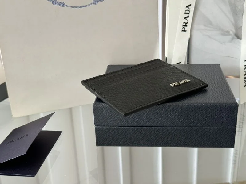 Trendsetting Prada Wallets Purse 37680