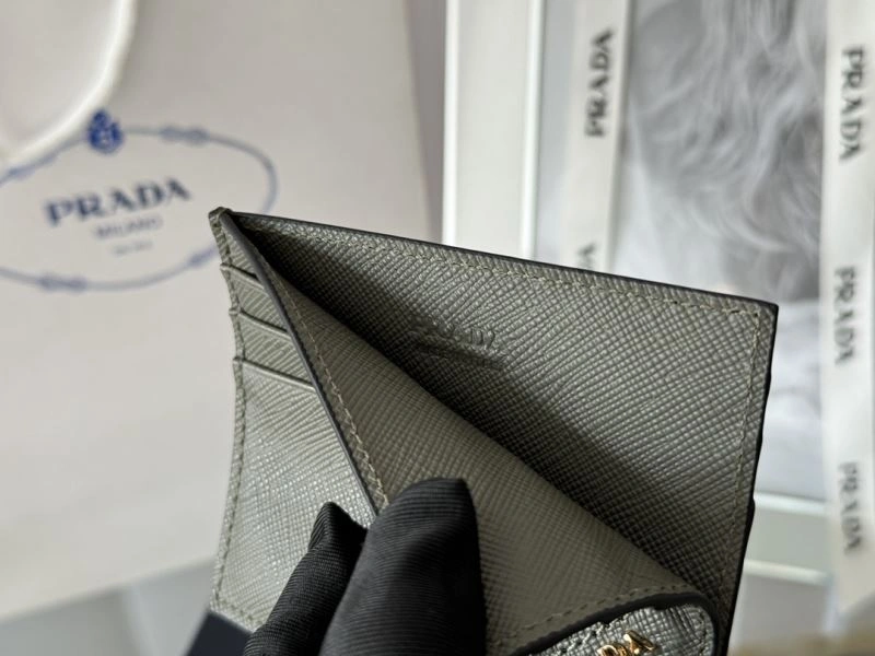 Prada Wallets Purse FreshLook 68509