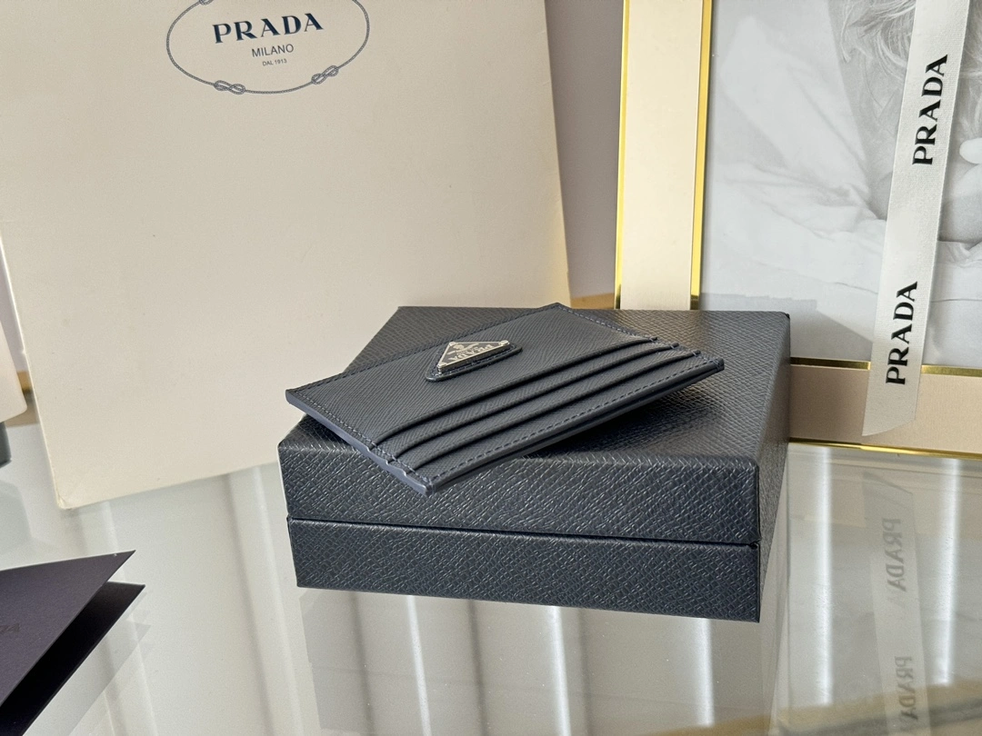 Prada Wallets Purse Breathable 56777