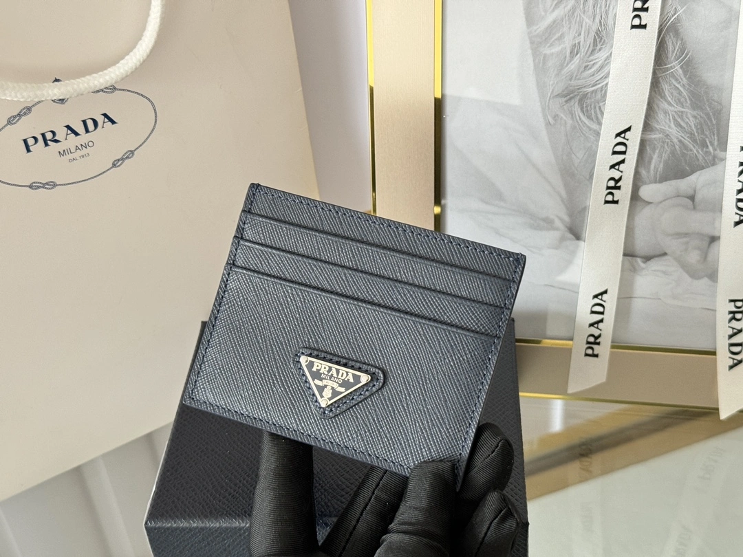 Prada Wallets Purse Breathable 56777