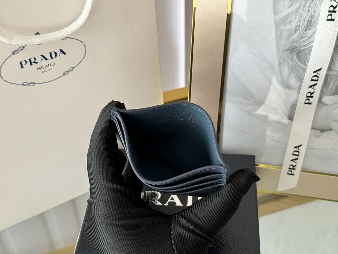 Prada Wallets Purse Breathable 56777