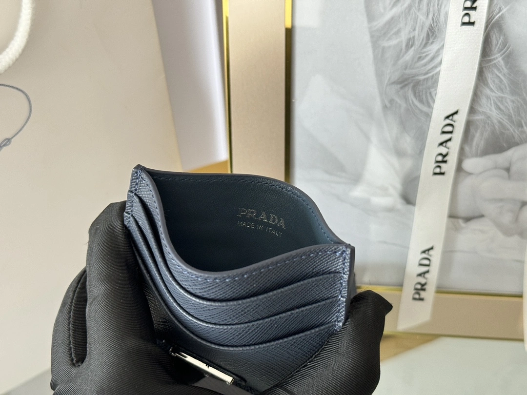Prada Wallets Purse Breathable 56777