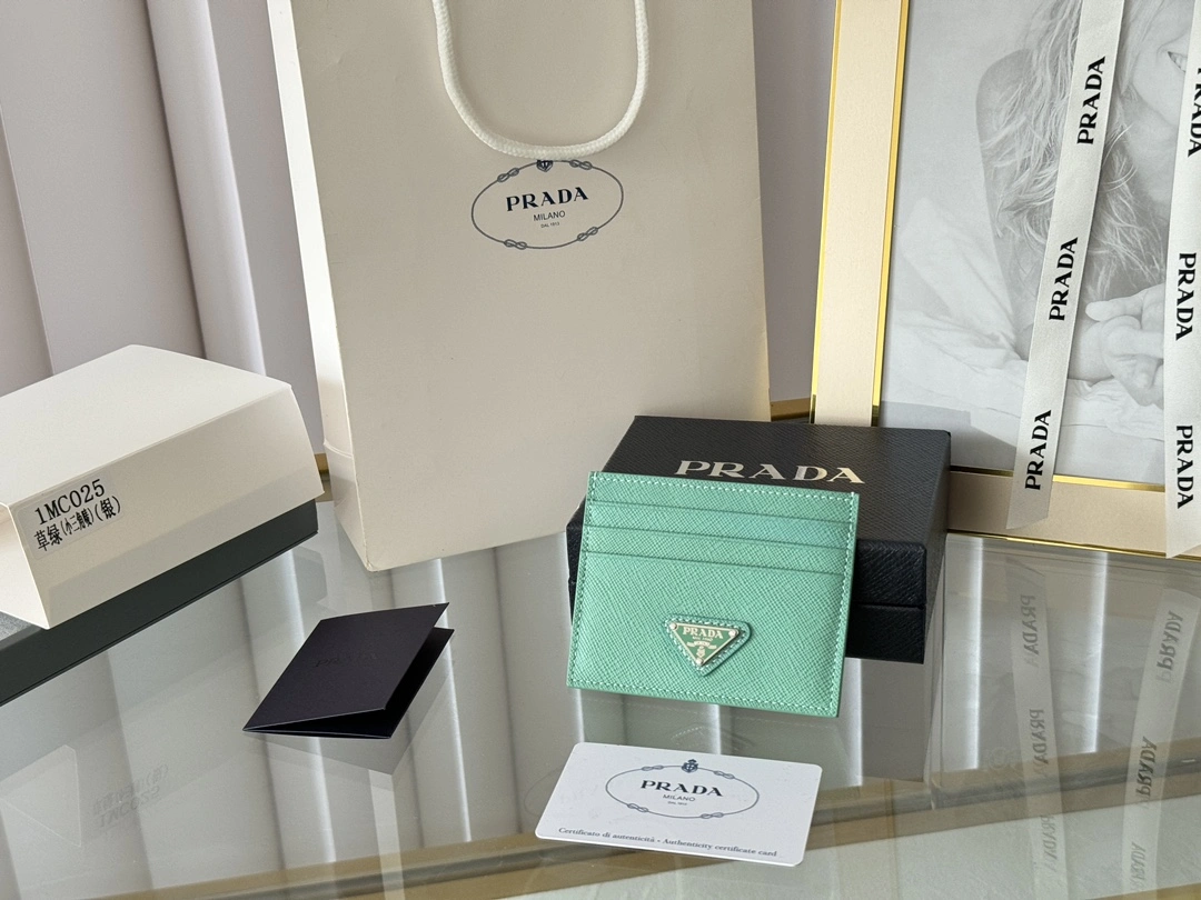 SmoothTexture Prada Wallets Purse 56790
