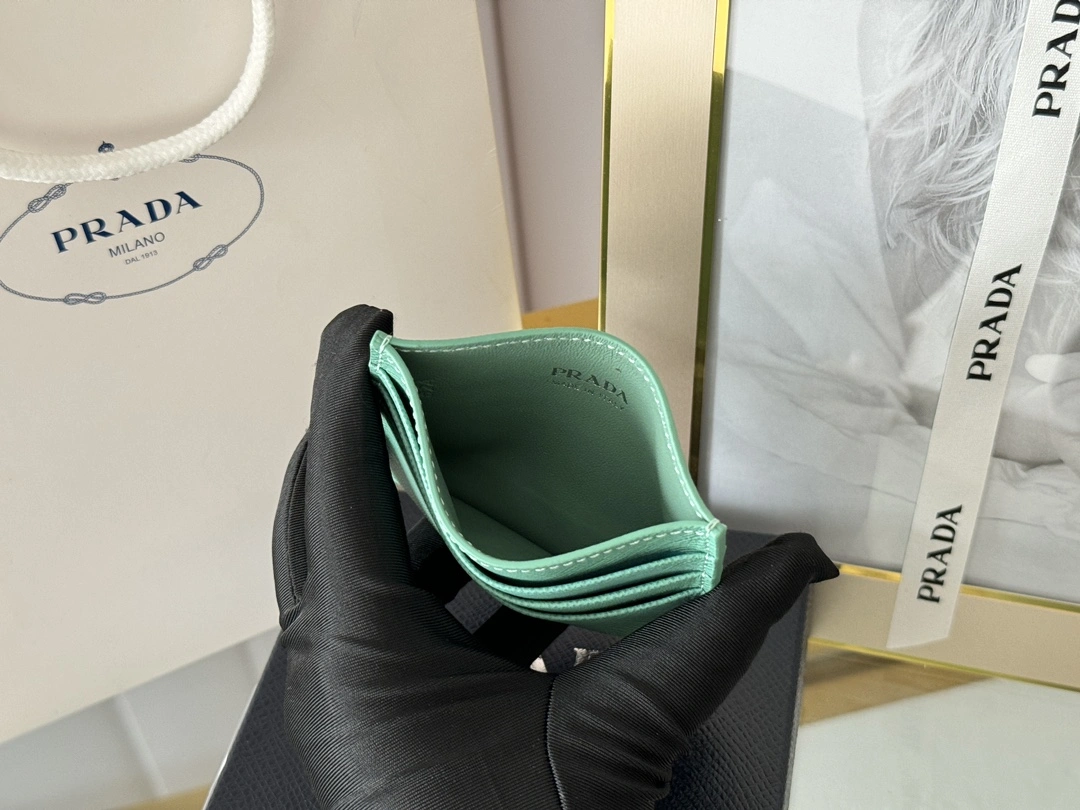 SmoothTexture Prada Wallets Purse 56790