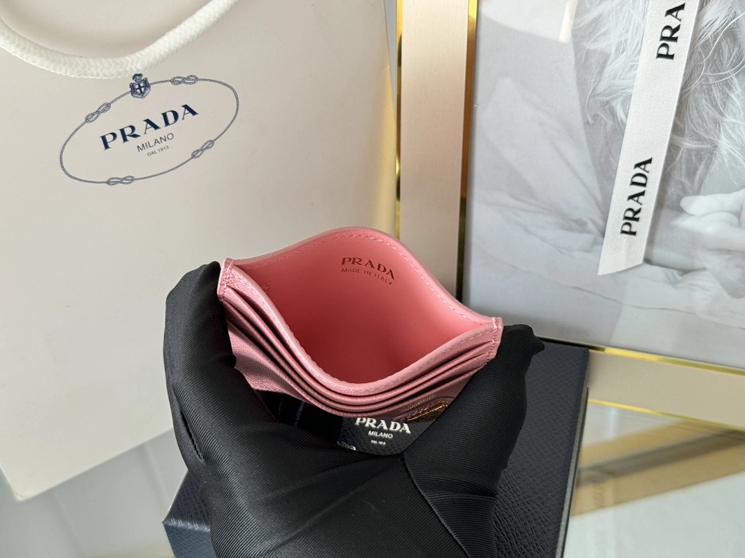Prada Wallets Purse GoAnywhere 56791