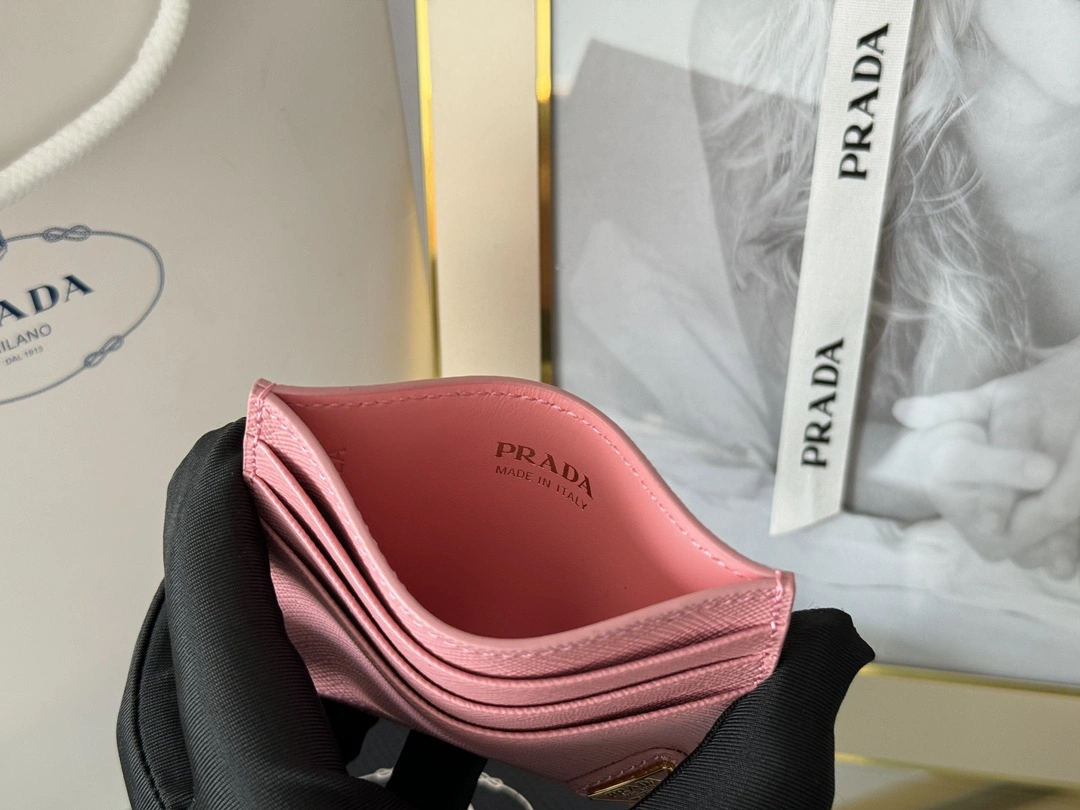 Prada Wallets Purse GoAnywhere 56791