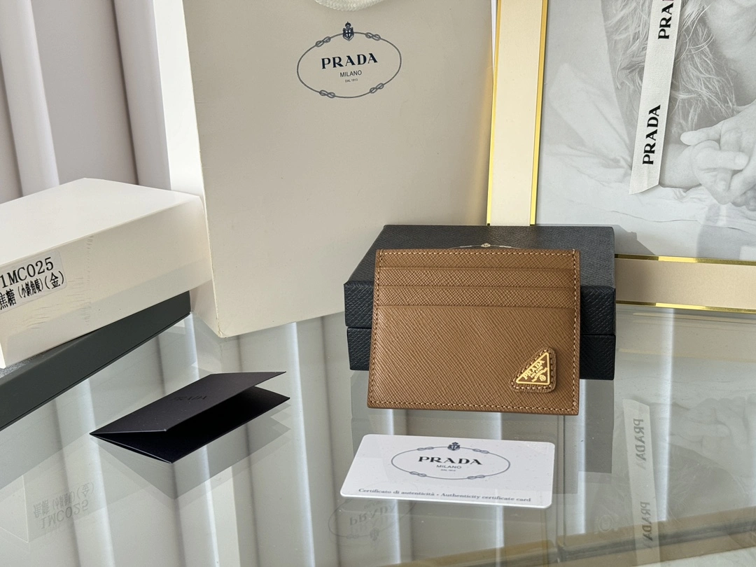 Prada Wallets Purse EyeCatching 56792
