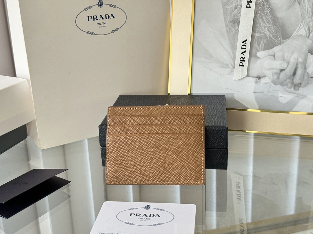 Prada Wallets Purse EyeCatching 56792