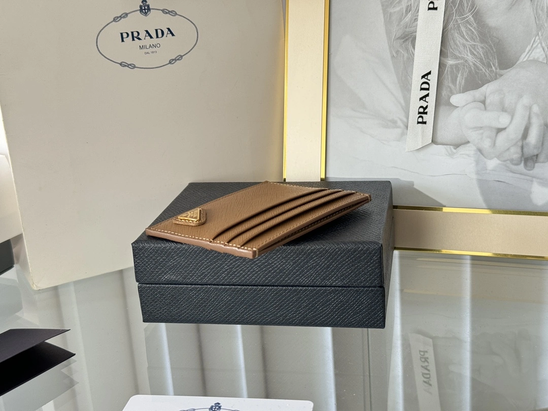 Prada Wallets Purse EyeCatching 56792