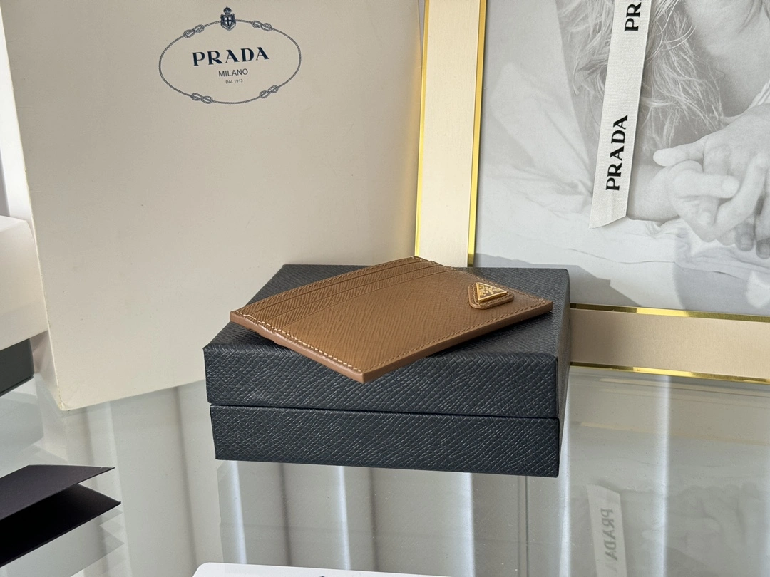Prada Wallets Purse EyeCatching 56792