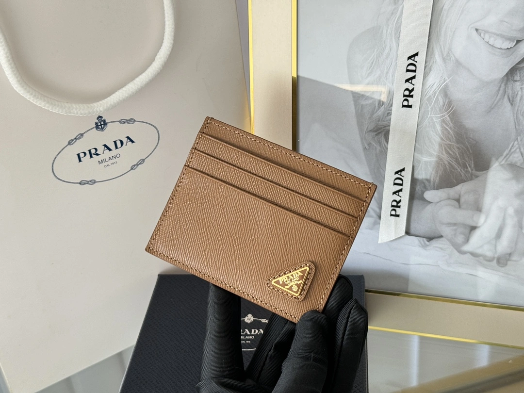 Prada Wallets Purse EyeCatching 56792