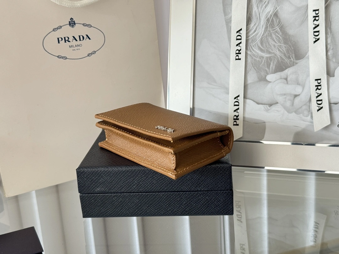 Prada Wallets Purse Practical 56783