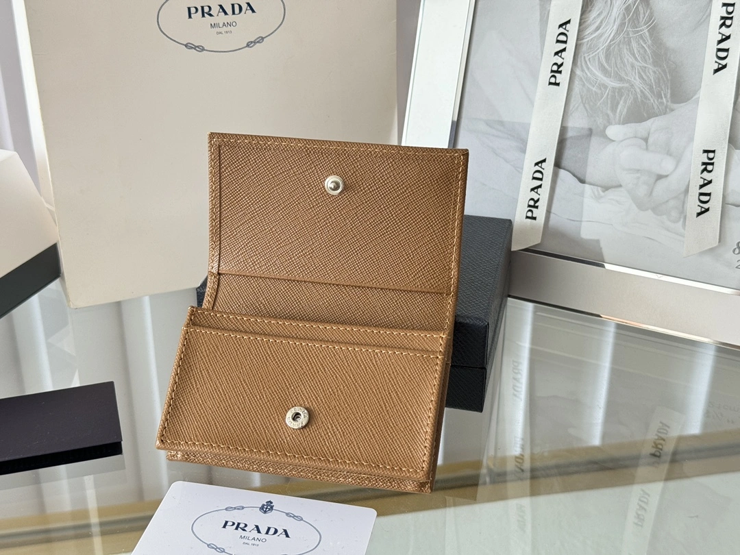 Prada Wallets Purse Practical 56783