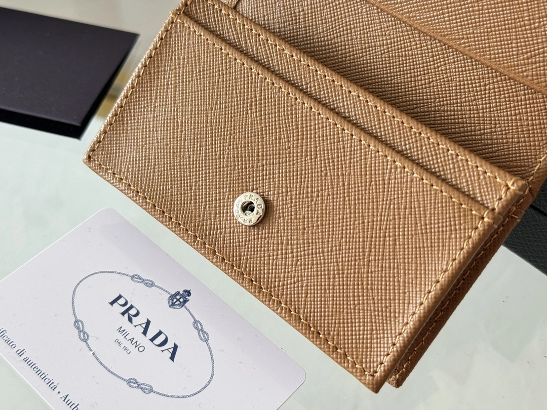 Prada Wallets Purse Practical 56783