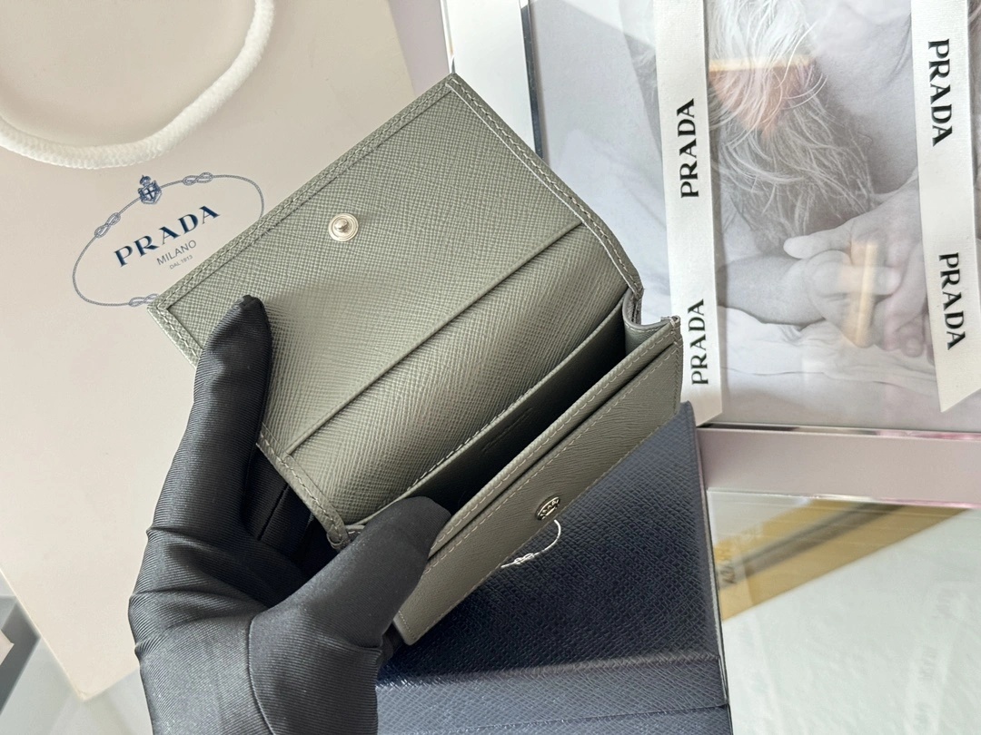 Prada Wallets Purse FreshLook 56780