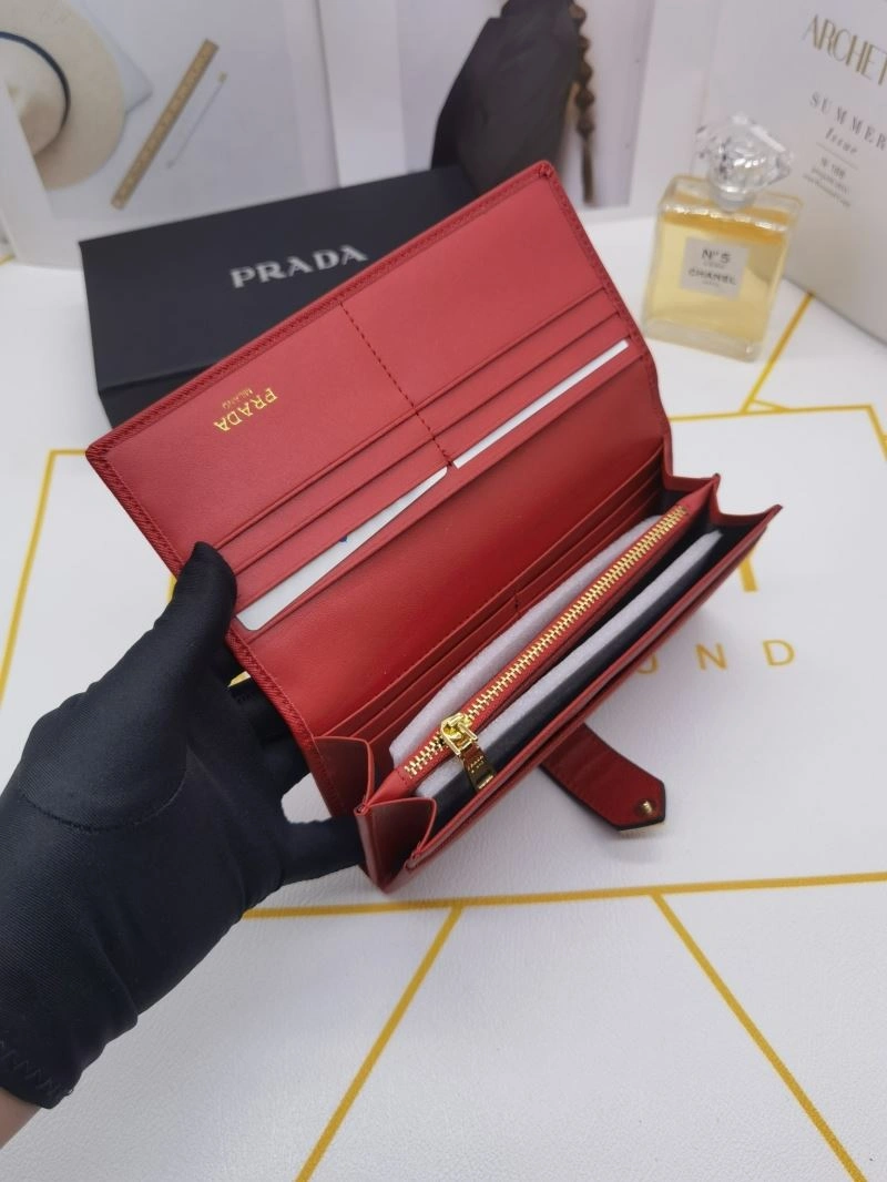 Prada Wallets Purse Practical 85808