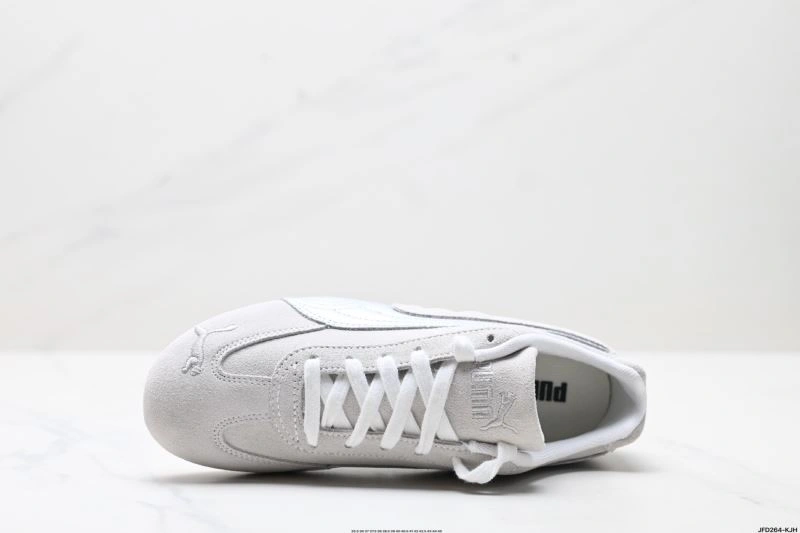 Versatile Puma Shoes 2953