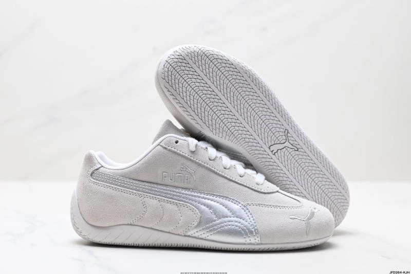Versatile Puma Shoes 2953