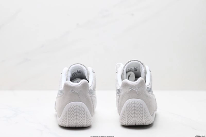 Versatile Puma Shoes 2953