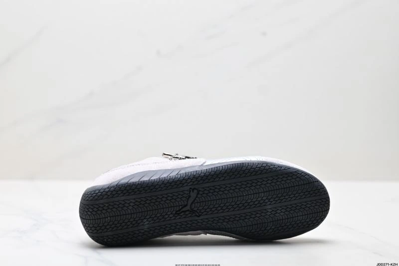 Lightweight Puma Shoes 1867