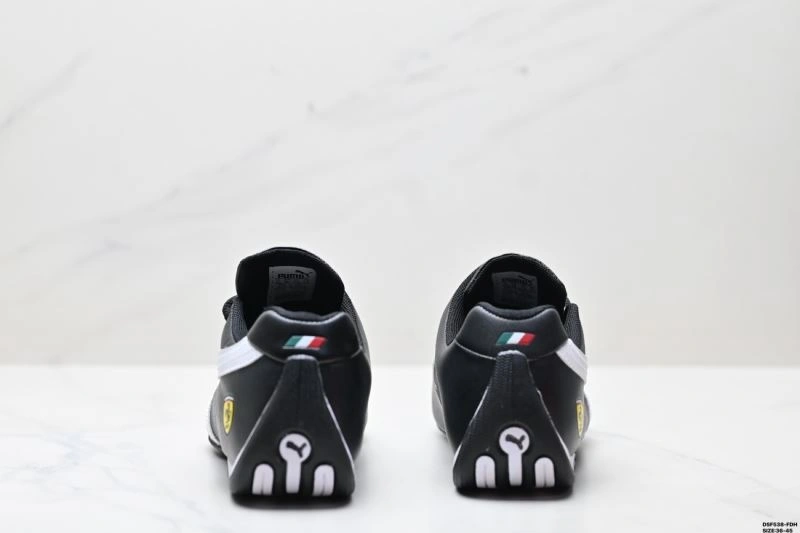 Versatile Puma Shoes 1749