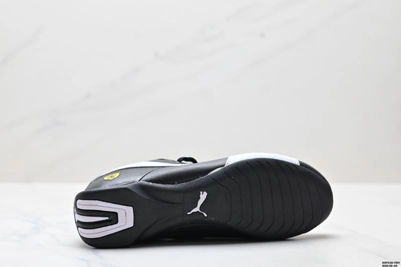 Versatile Puma Shoes 1749