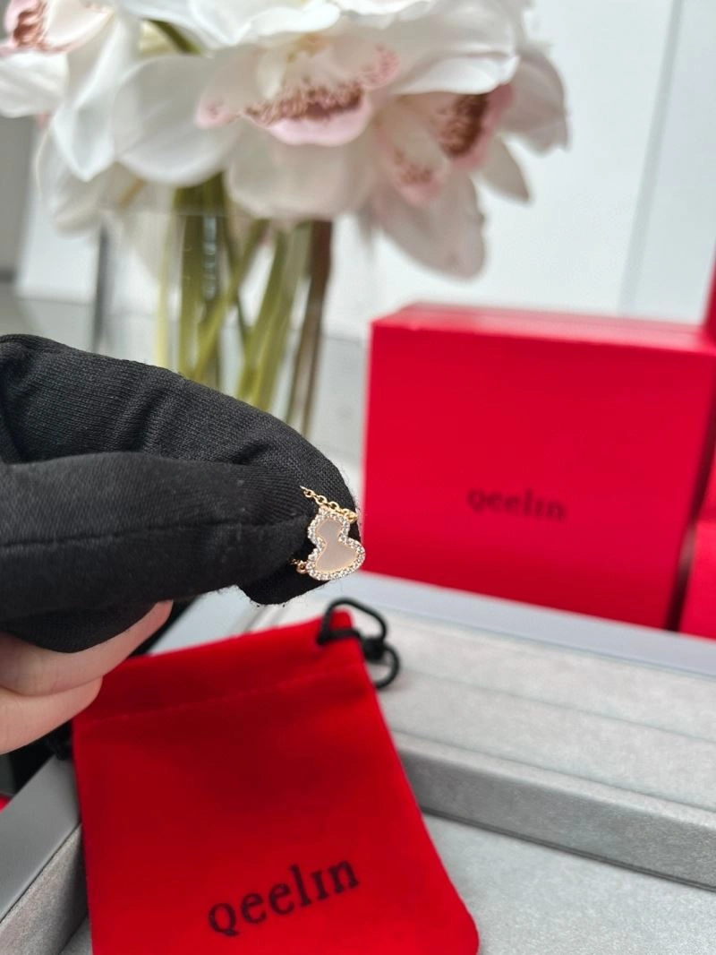 Lightweight Qeelin Bracelets 211719