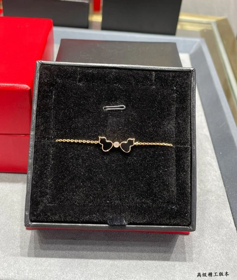 Bold Qeelin Bracelets 210437