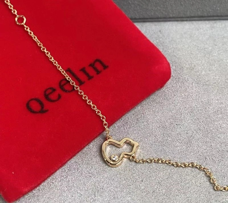 Effortless Qeelin Bracelets 210404