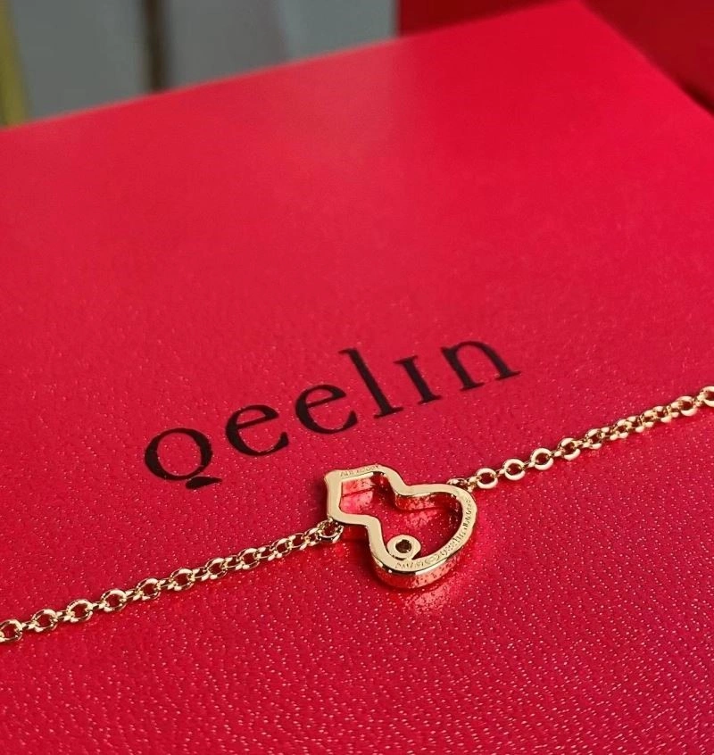Effortless Qeelin Bracelets 210404